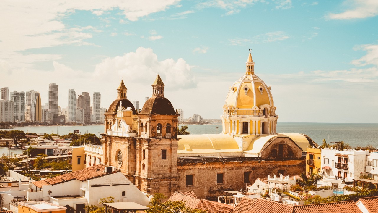 Torre del Reloj y arquitectura del centro histórico de Cartagena