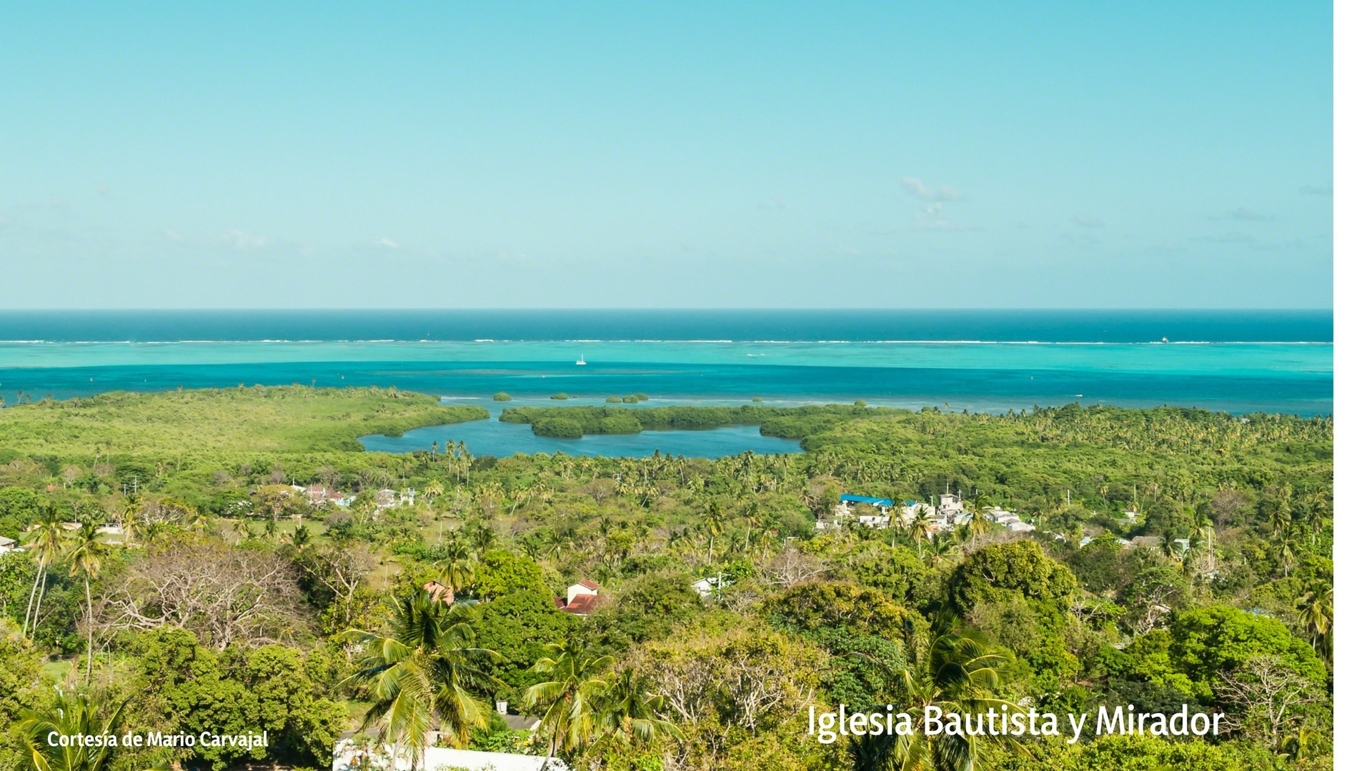 Paisaje de San Andrés y su mar desde el mirador de la Iglesia Bautista