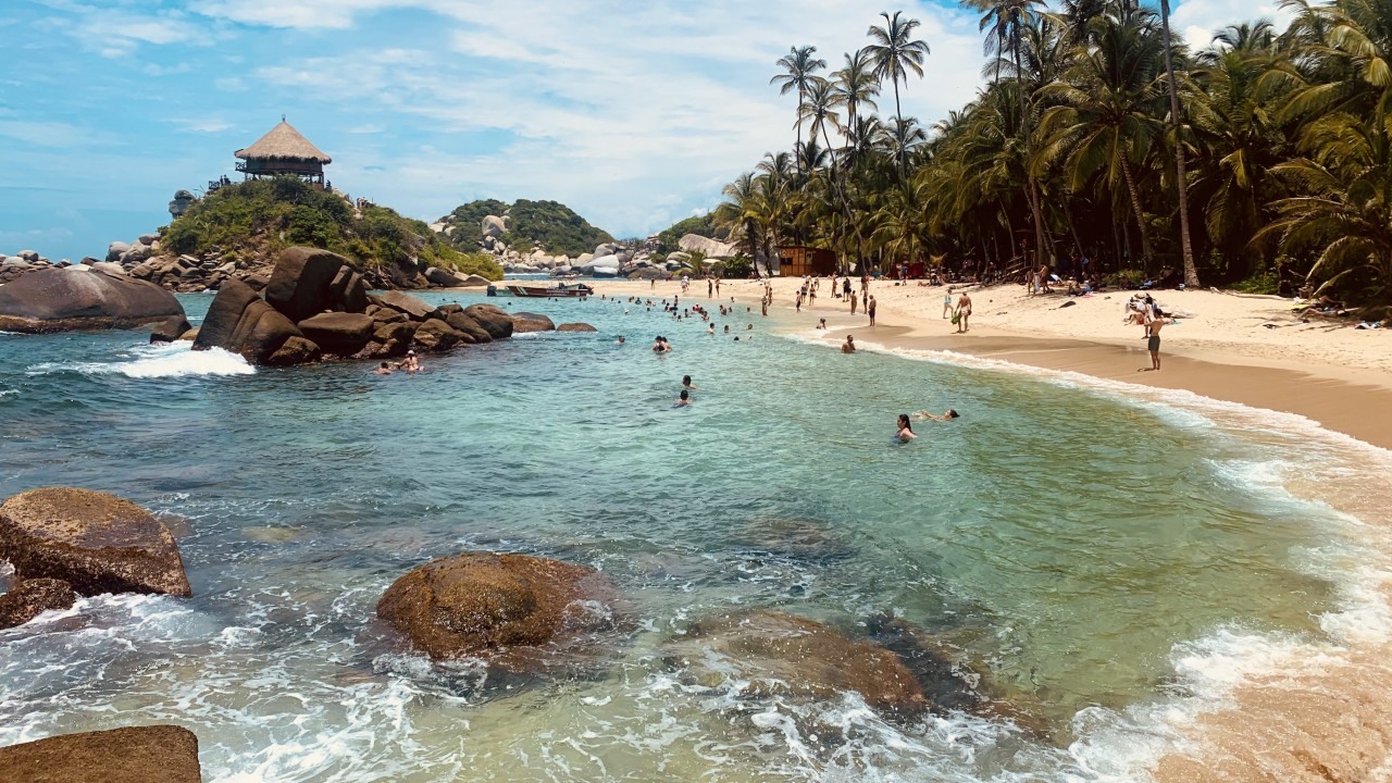 Playa de Cabo San Juan y su mirador en el Parque Tayrona