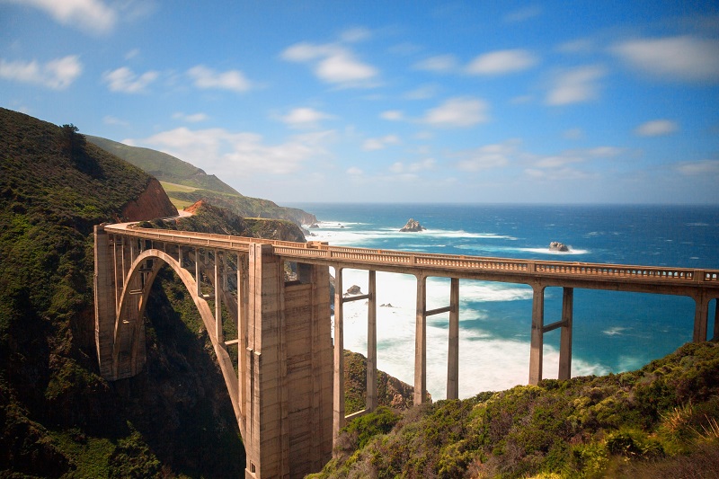 Puente Bixby Creek sobre la costa del Pacífico en California