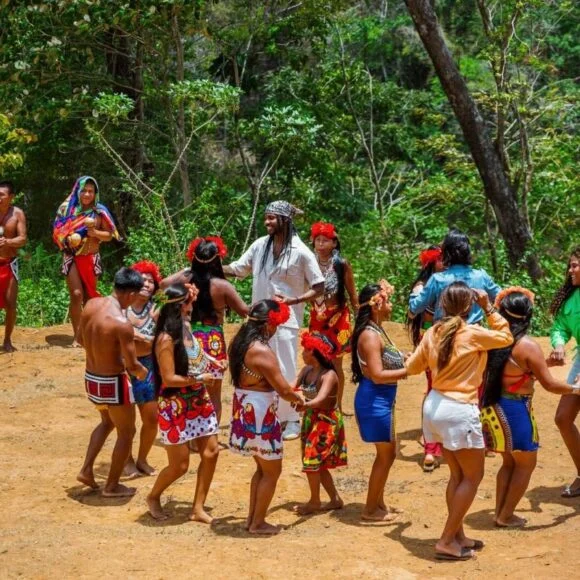 Encuentro cultural con la comunidad Emberá