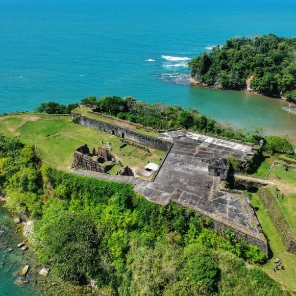 Fuerte San Lorenzo frente al Caribe panameño